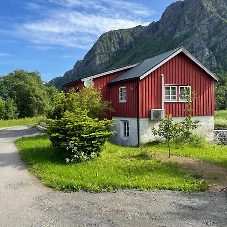 Converted Barn In Peaceful Countryside Near Farstadsanden Feriehus *